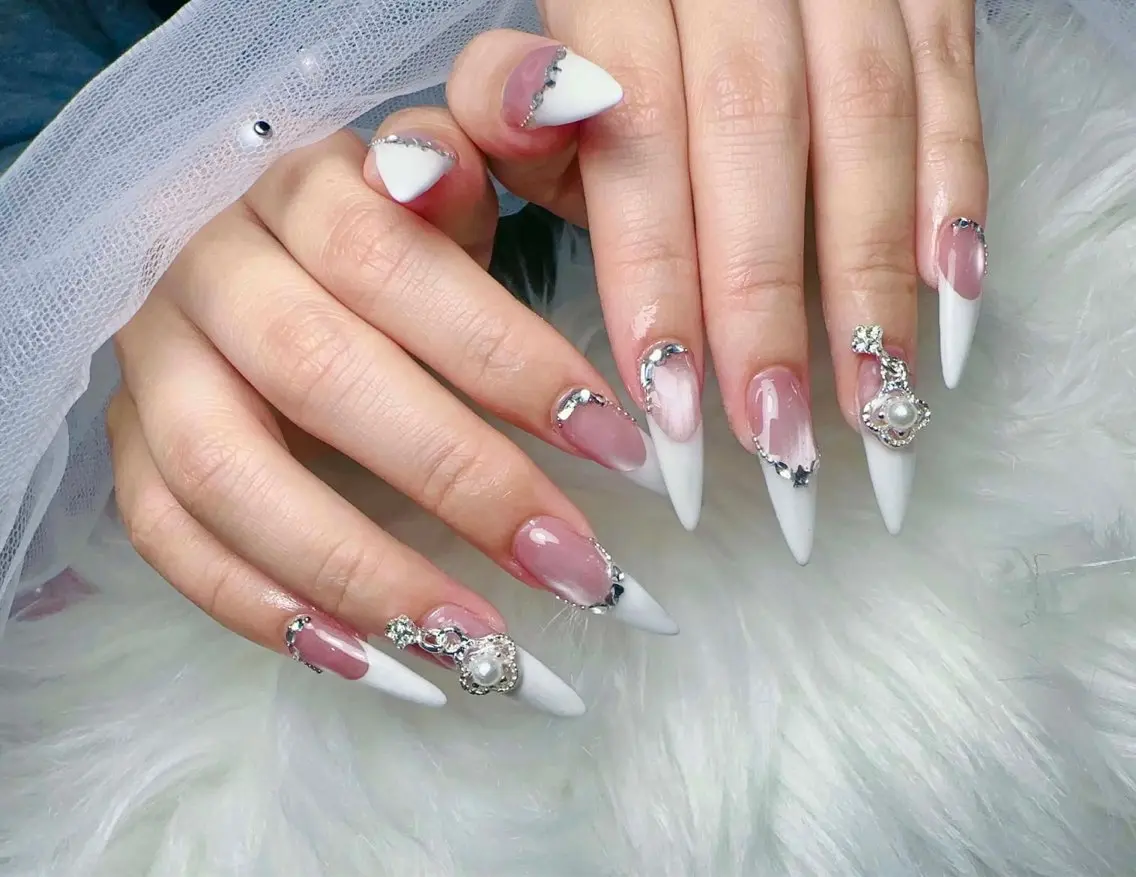 ネイル フットネイル フレンチネイル グラデーション 韓国ネイル マグネットネイル ハンドネイル ハンドケア Hara Nail 【持ち込みOK】のネイルデザイン