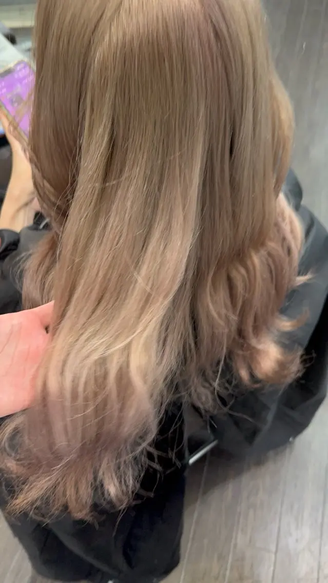 ロング カラー ベージュカラー ブリーチ ブロンド ケアブリーチ 透明感カラー ヘアカラー Lima/ハイトー ン/ブリーチ/心斎橋のヘアスタイル