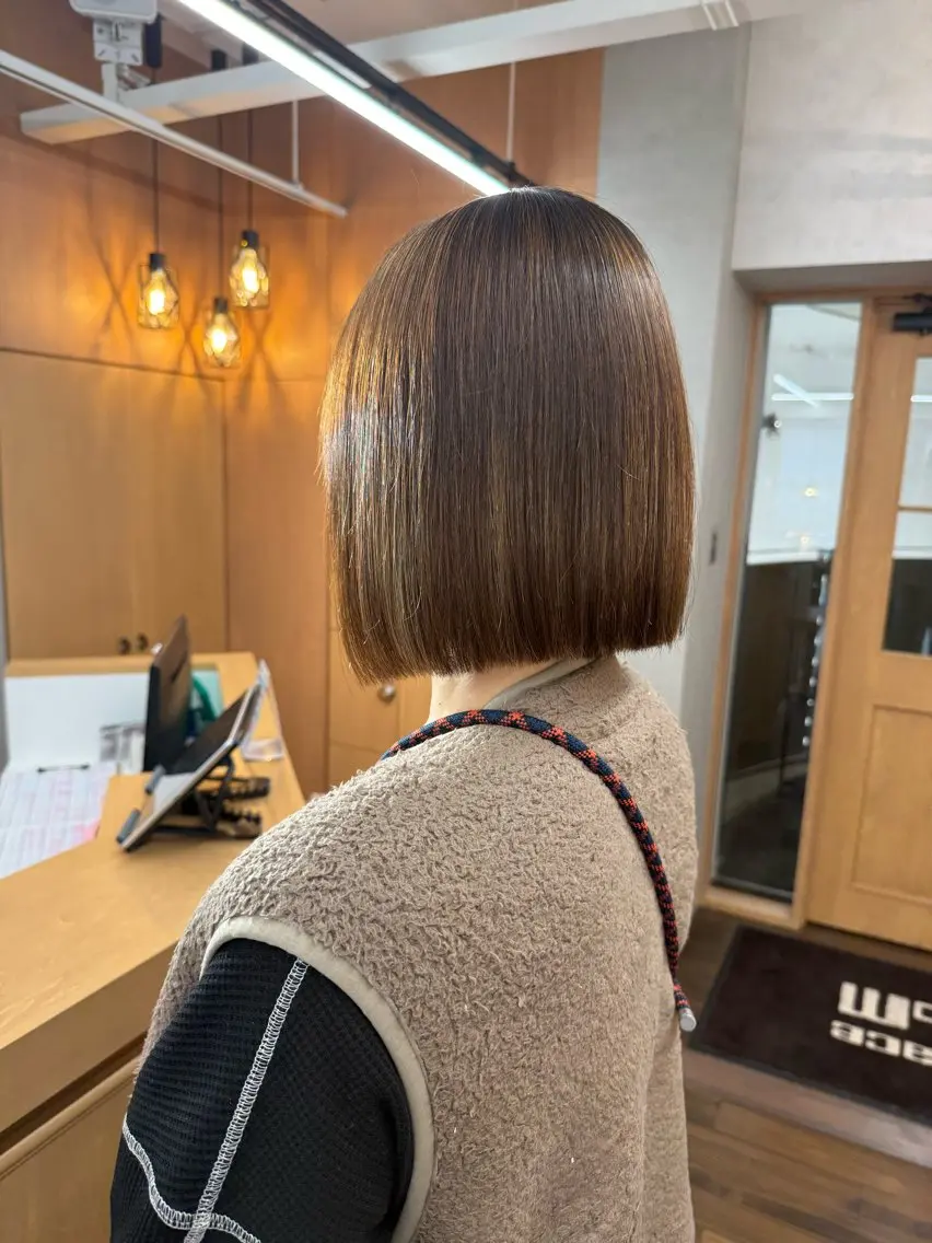 ミディアム カラー カット ヘアカラー 縮毛矯正 トリートメント 髪質改善美容師 🪽YOSSYのヘアスタイル