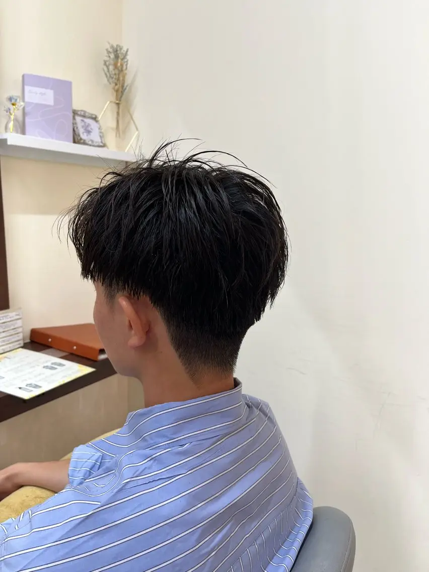 ショート メンズ センターパート 刈り上げ 🧊メンズ特化🧊 高木航希のヘアスタイル