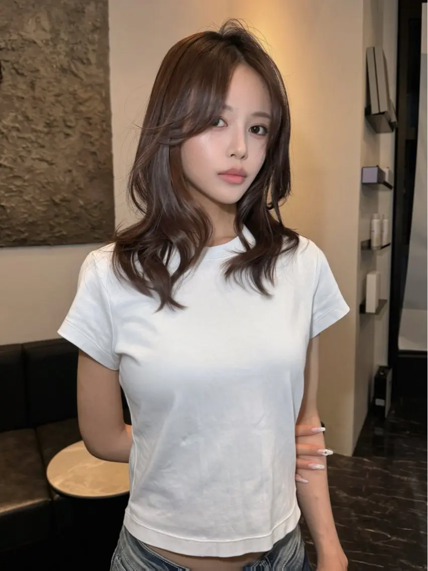 セミロング 透明感×艶カラー🤍 🌟YOSHIKIのヘアスタイル