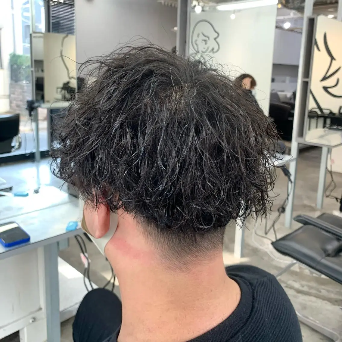 ショート カラー パーマ メンズ メンズパーマ 波巻きパーマ カット パーマ メンズ特化美容師/ 藤戸 椋のヘアスタイル