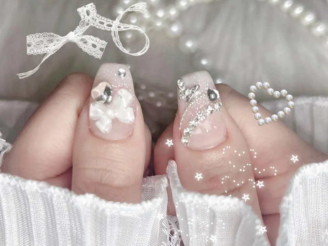 ネイル 🎀まゆ 🪽🐾のネイルデザイン