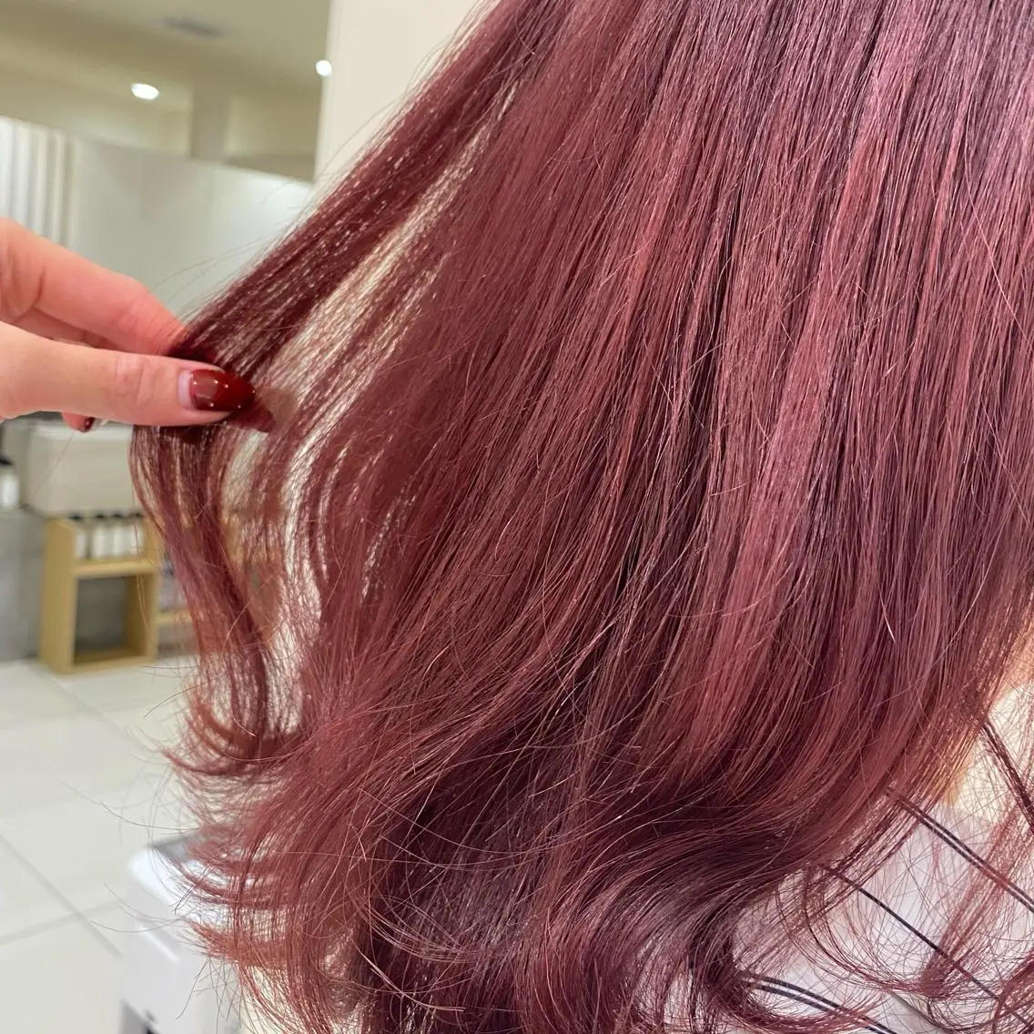 セミロング カラー 銀座メンズ専門🖤 叶奈々のヘアスタイル