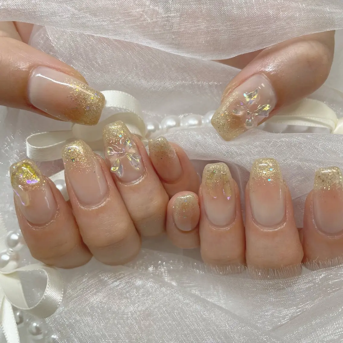 ネイル ジェルネイル 韓国ネイル ラメ(グリッター) ラメグラデーション 持ち込み ハンドネイル fiore nail 🦋のネイルデザイン