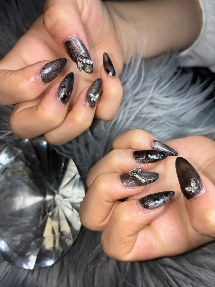 ミディアム ハンドネイル YOKOSUKA NAILS💅⚓️のネイルデザイン