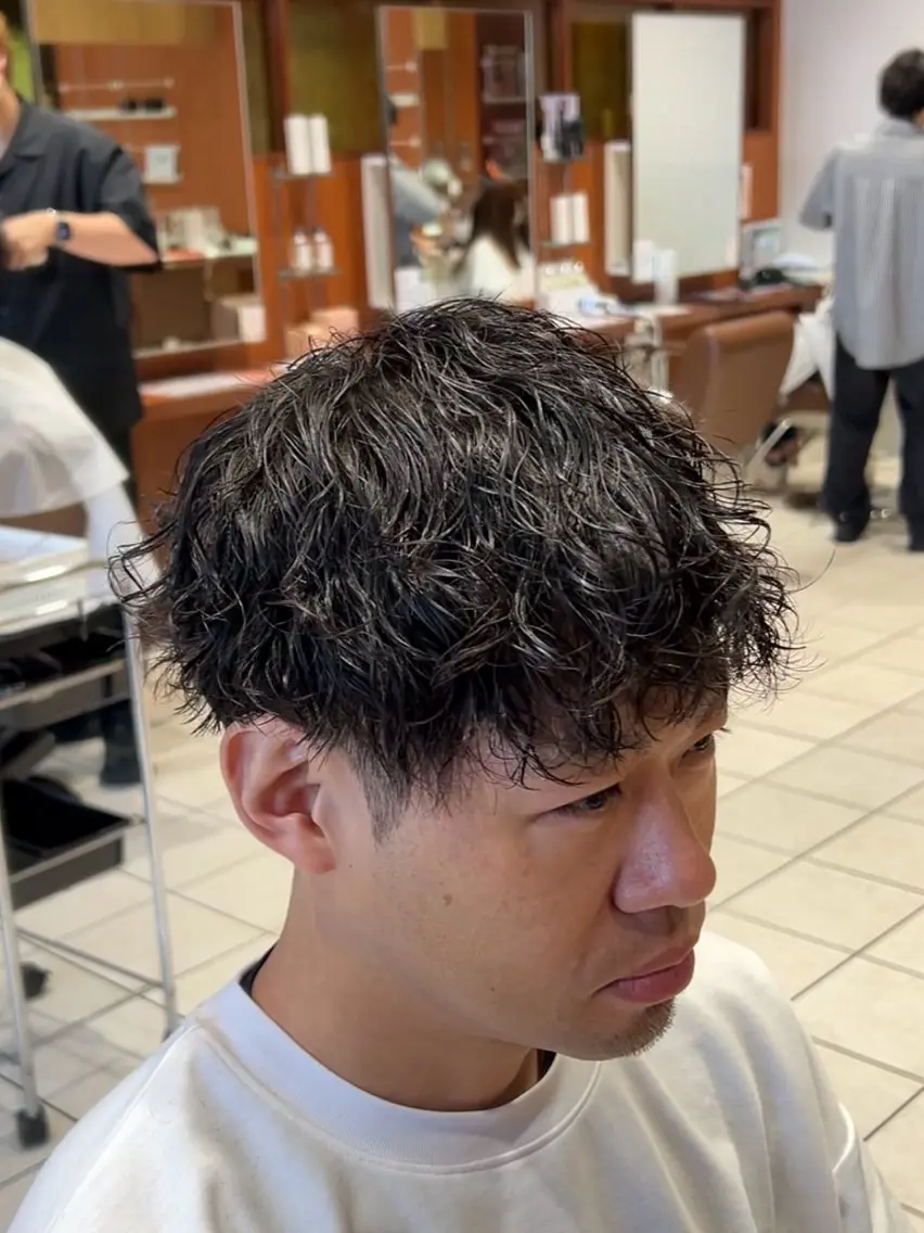 ミディアム パーマ メンズ ミディアムパーマ メンズパーマ ツイストスパイラルパーマ スパイラルパーマ 福井 太暉のヘアスタイル