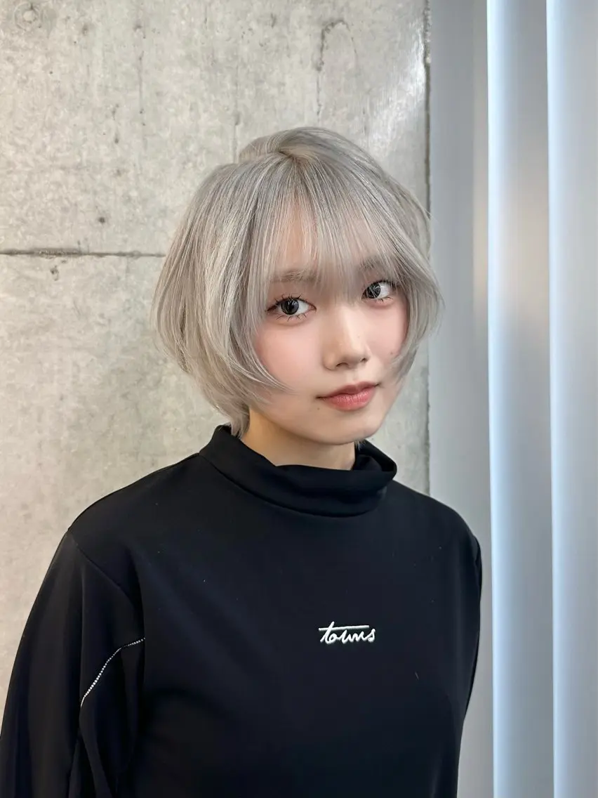 ショート カラー ❤️ハイトーンカラー Qin🤍のヘアスタイル