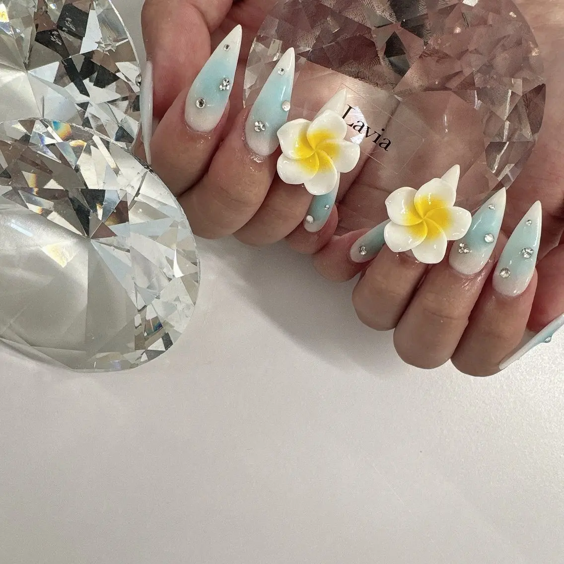 ネイル lavia🖤 ayumiのネイルデザイン