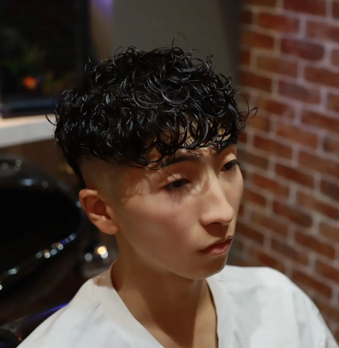 ショート パーマ メンズ フェードカット スキンフェード スペインカール 刈り上げ 吉田 愛恵のヘアスタイル