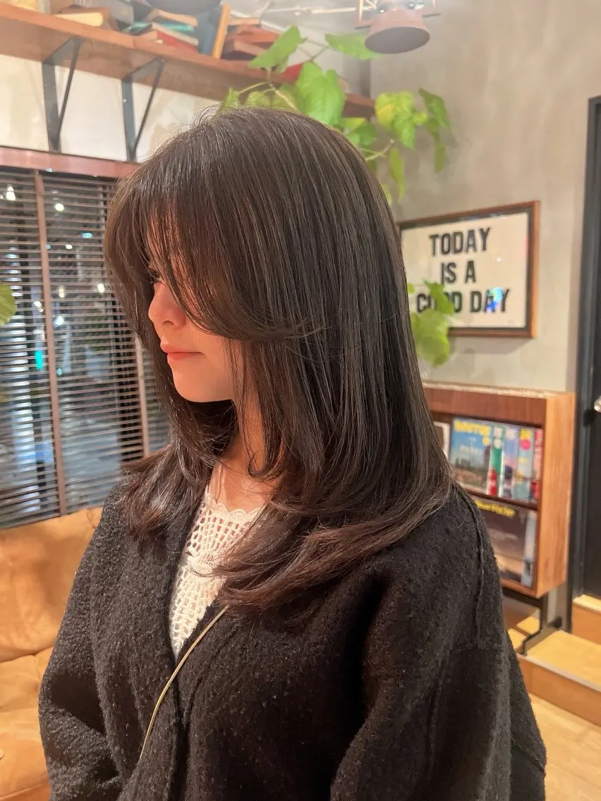 セミロング カラー ブリーチ 透明感カラー ダブルカラー ブリーチなしカラー 似合わせカット✂︎ 艶カラー・*:湊七海のヘアスタイル