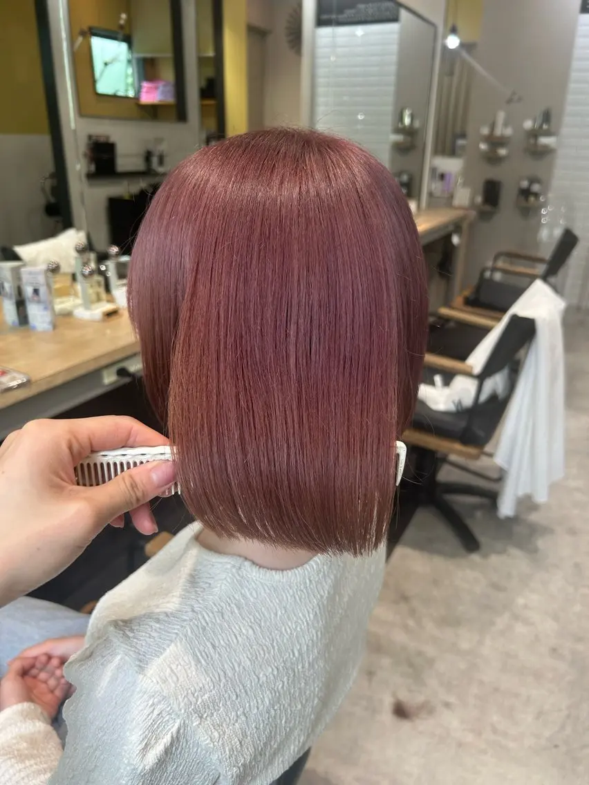 ショート カラー ベージュカラー ブリーチ ピンクカラー ピンクベージュ カット ヘアカラー トリートメント hubhair レイヤー/透明感のヘアスタイル