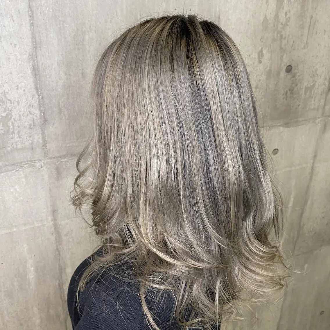 ミディアム カラー ボブ/レイヤーカット KENのヘアスタイル