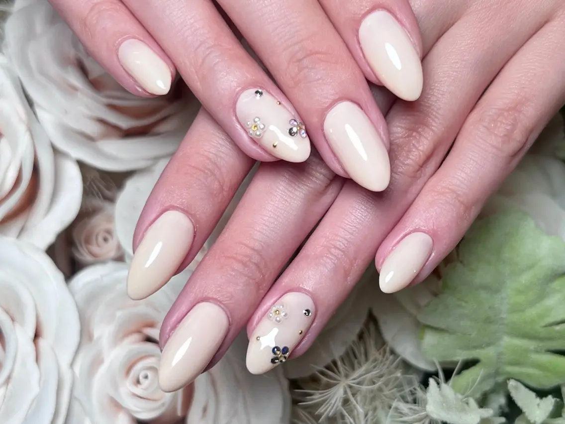 ネイル ロングネイル マグネットネイル 持ち込み ワンカラーネイル スカルプネイル ハンドネイル Painty nailのネイルデザイン
