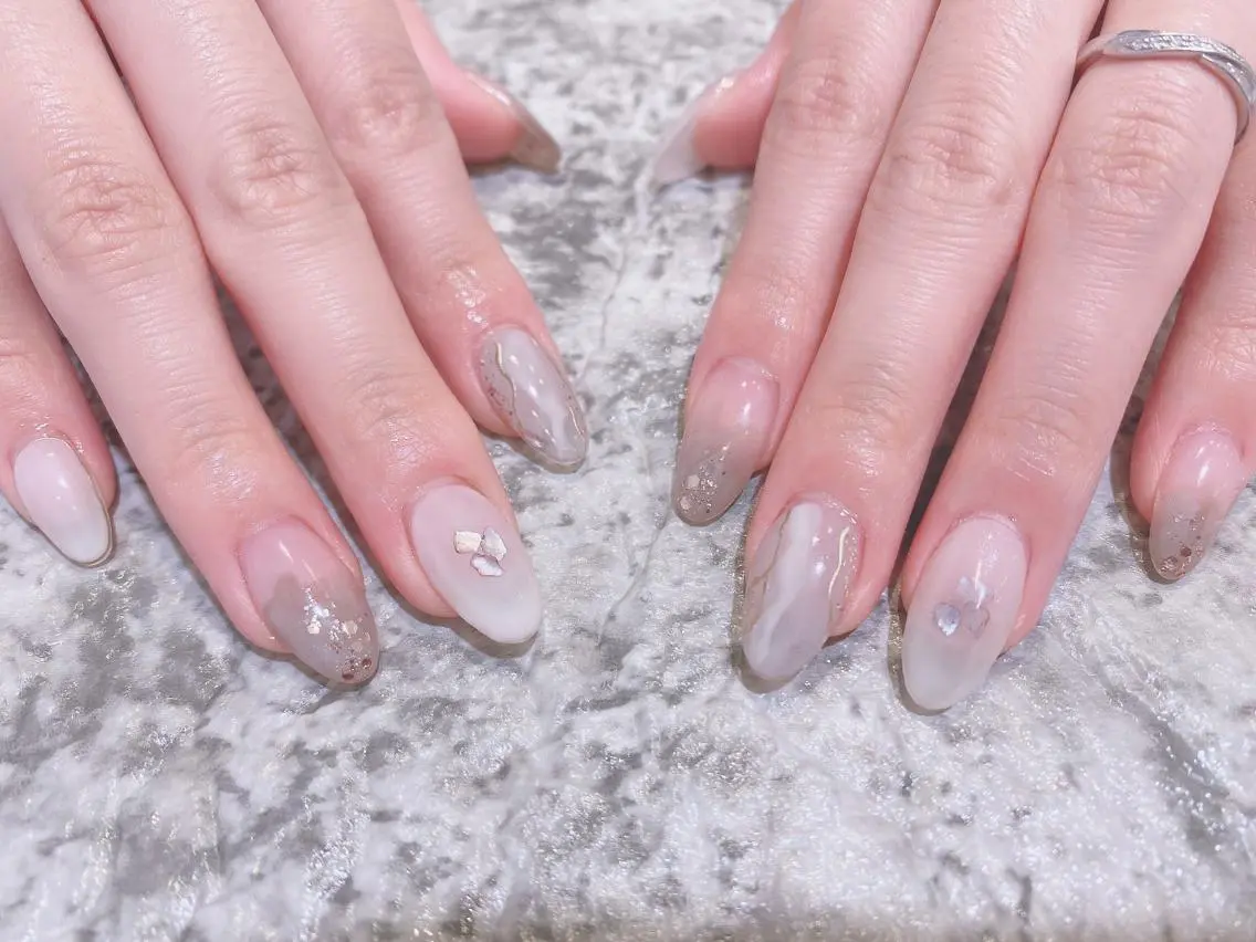 ネイル ニュアンスネイル ハンドネイル 鈴木 優菜のネイルデザイン