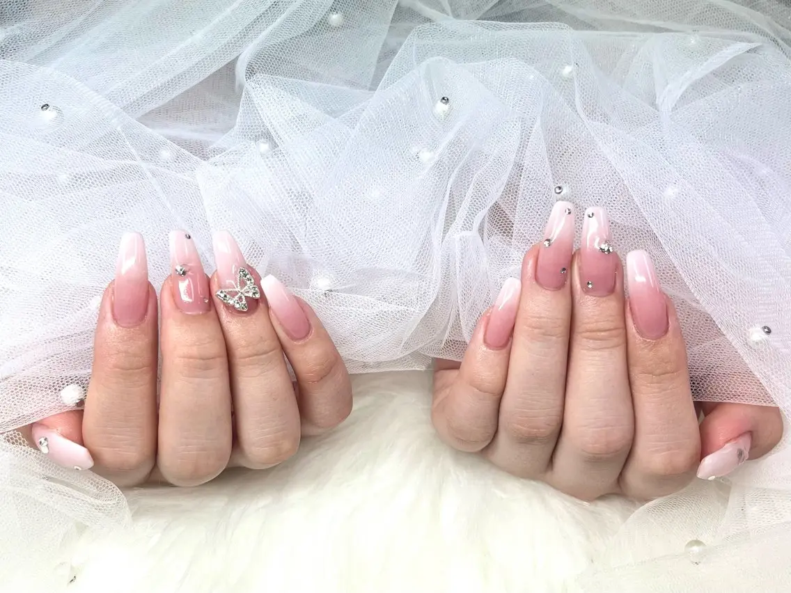 ネイル ストーンネイル ハンドネイル Nailsalon Sis Linkのネイルデザイン