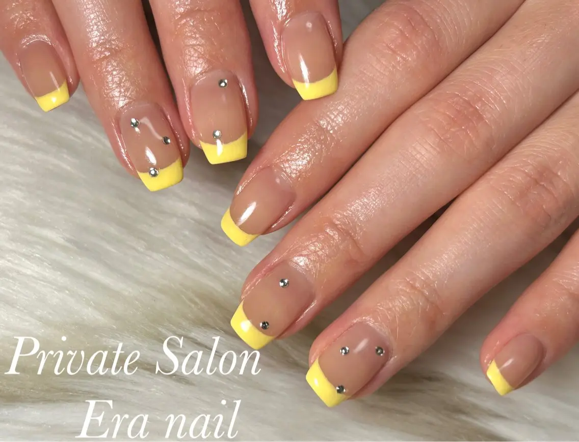 ネイル フレンチネイル 黄色 ハンドネイル Era nailのネイルデザイン