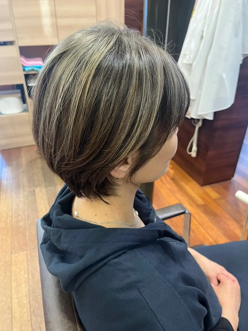 ショート ショート・ボブ バレイヤージュのヘアスタイル