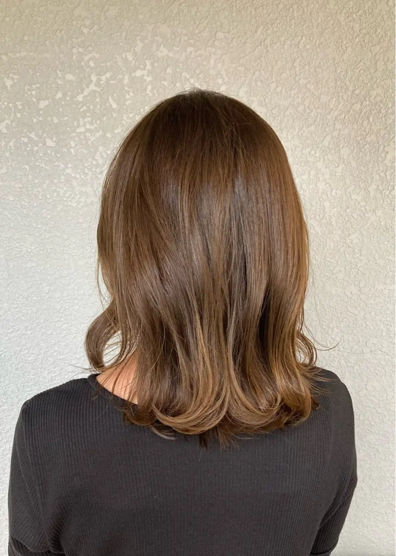 セミロング カラー ヘアカラー トリートメント 透明感カラー レイヤー亀井唯登のヘアスタイル