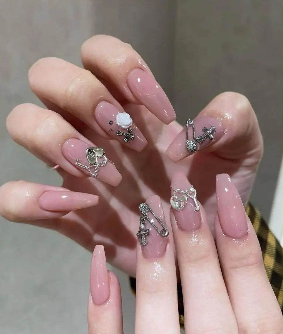 ネイル Queen Nail 柏店 クイーンネイルのネイルデザイン