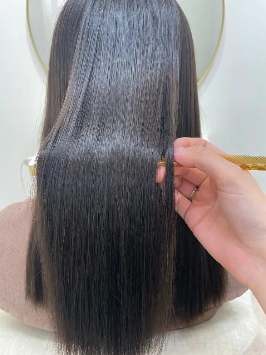 セミロング カット 縮毛矯正 トリートメント 深谷 薫のヘアスタイル