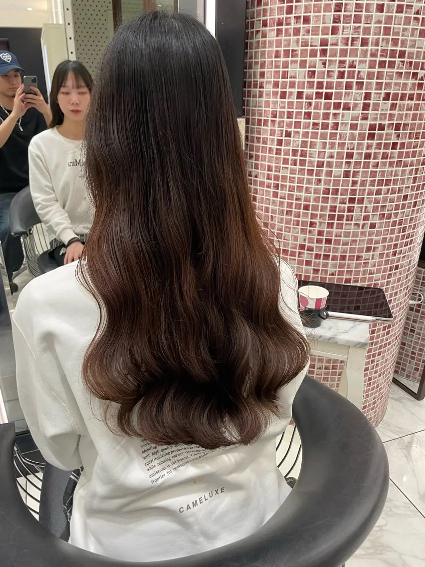 ロング パーマ ボブ 伸ばしかけ 髪質改善 韓国風ヘア ロング コテ巻きパーマ 藤野佑成のヘアスタイル