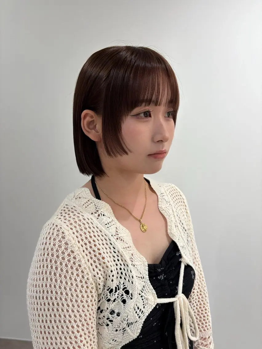 ミディアム カラー 切りっぱなしボブ アッシュ ベージュカラー ブラウンカラー オリーブアッシュ カット ヘアカラー トリートメント 艶カラー/レイヤー /atsumi🪷のヘアスタイル