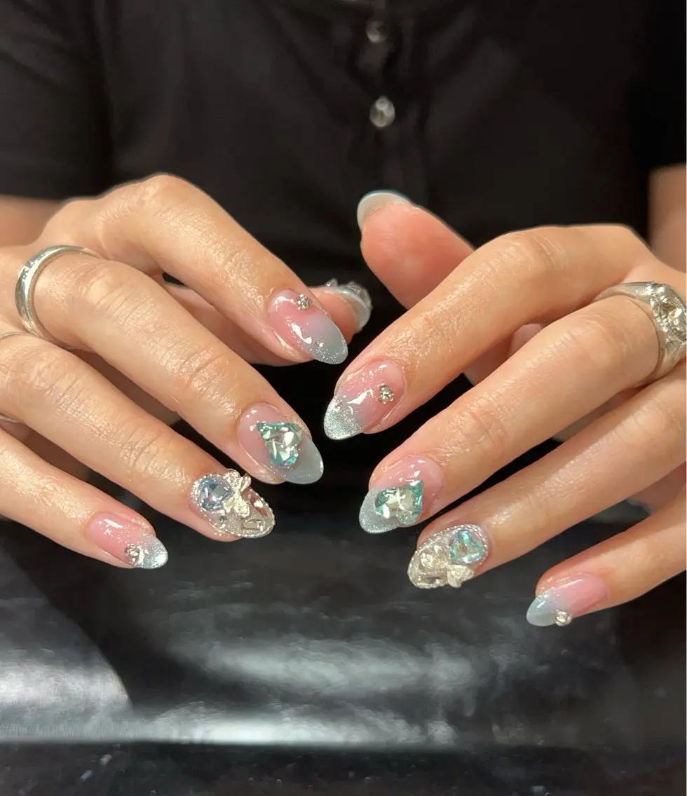 ネイル グラデーション ラメ(グリッター) マグネットネイル ミラーネイル ニュアンスネイル ハンドネイル Lumi de nailsのネイルデザイン