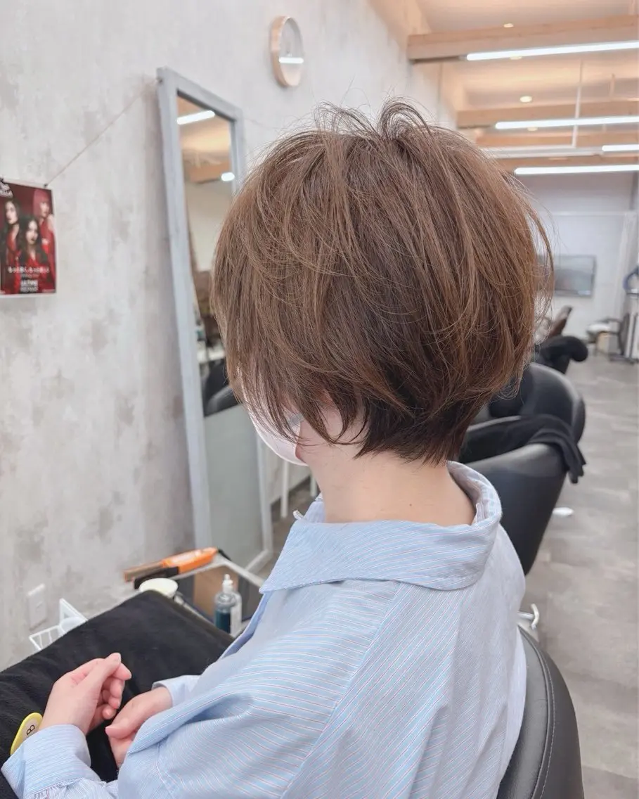 ショート カラー 藤田 麗安のヘアスタイル