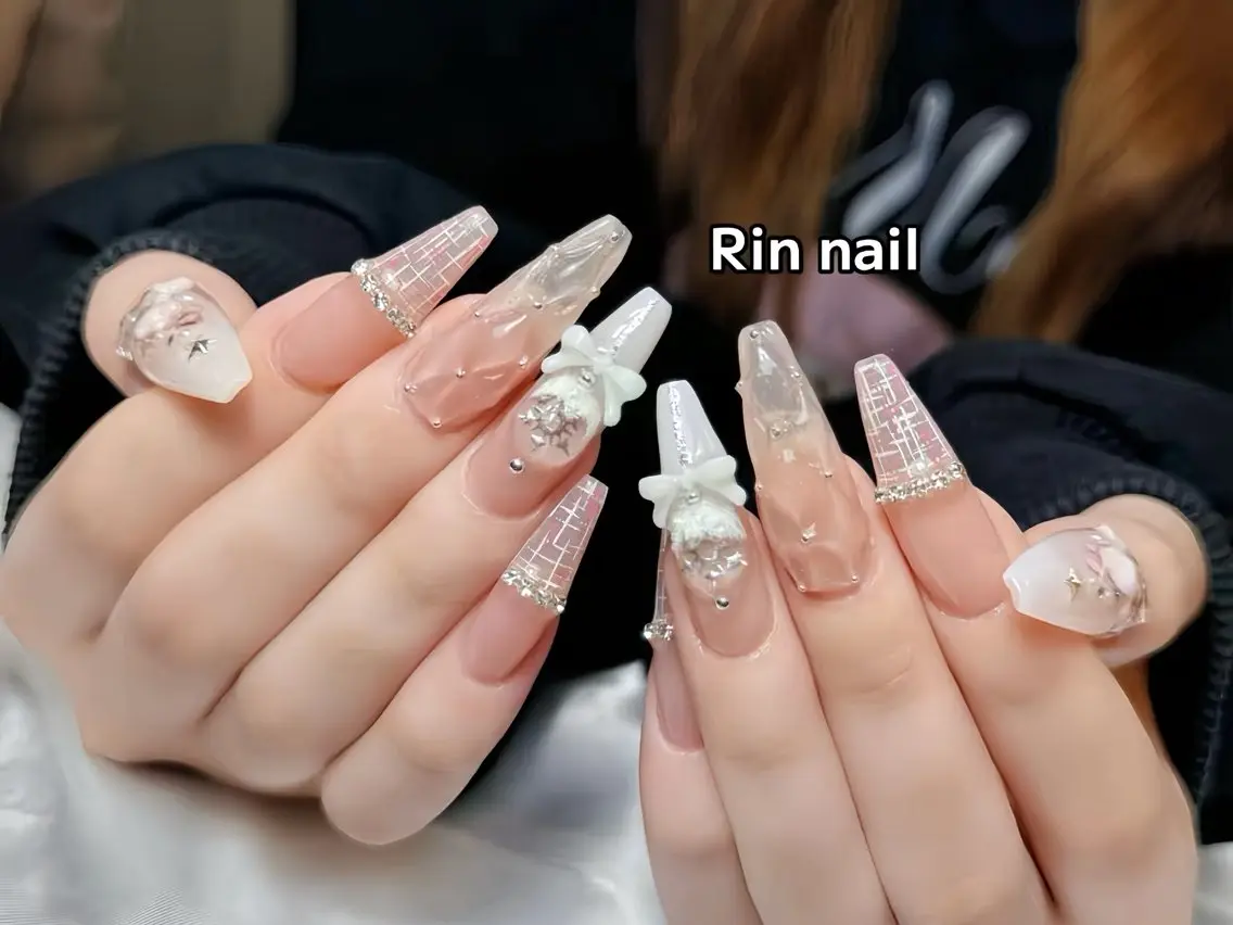 ネイル ボルドー フレンチネイル グラデーション キラキラネイル 韓国ネイル ハンドネイル Rin Nail 新大久保店のネイルデザイン