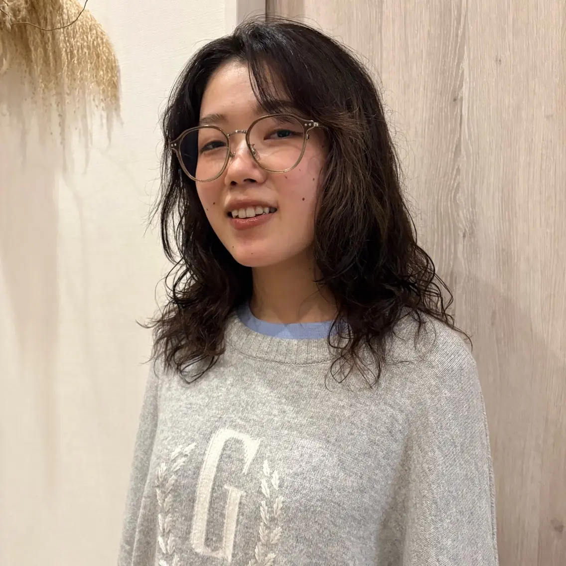 ミディアム パーマ 衛藤 澄玲のヘアスタイル