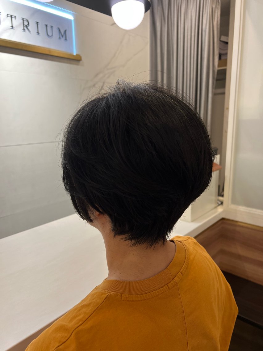 ショート 村中 逸紀のヘアスタイル