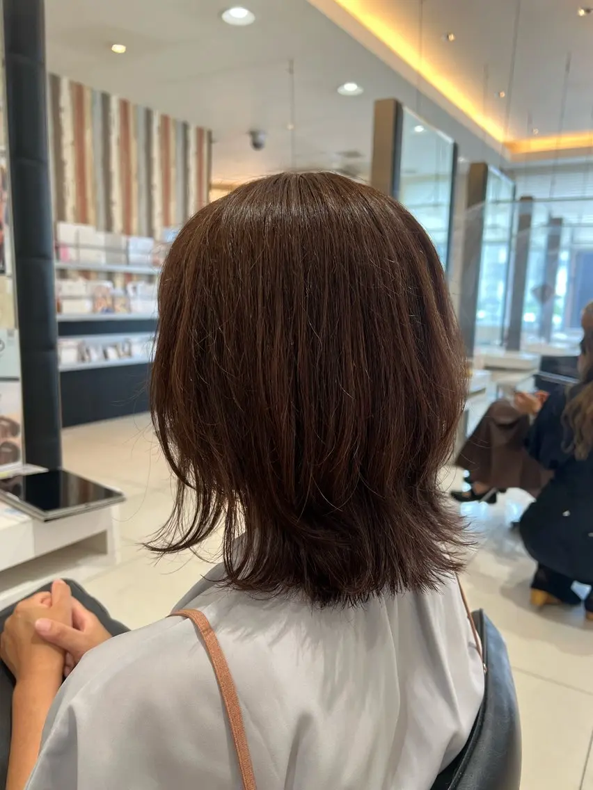 ミディアム ヘアアレンジ ミディアムレイヤー ボブ くびれヘア レイヤーカット 外ハネヘア QUATRO ほたかのヘアスタイル