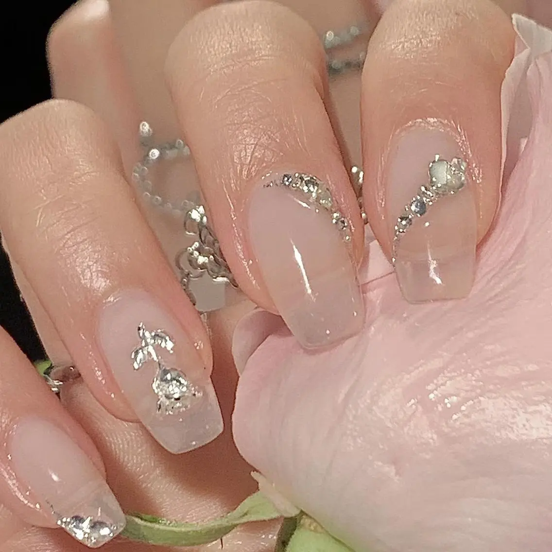 ネイル ハンドネイル ハンドケア 🍑 momo_nailのネイルデザイン