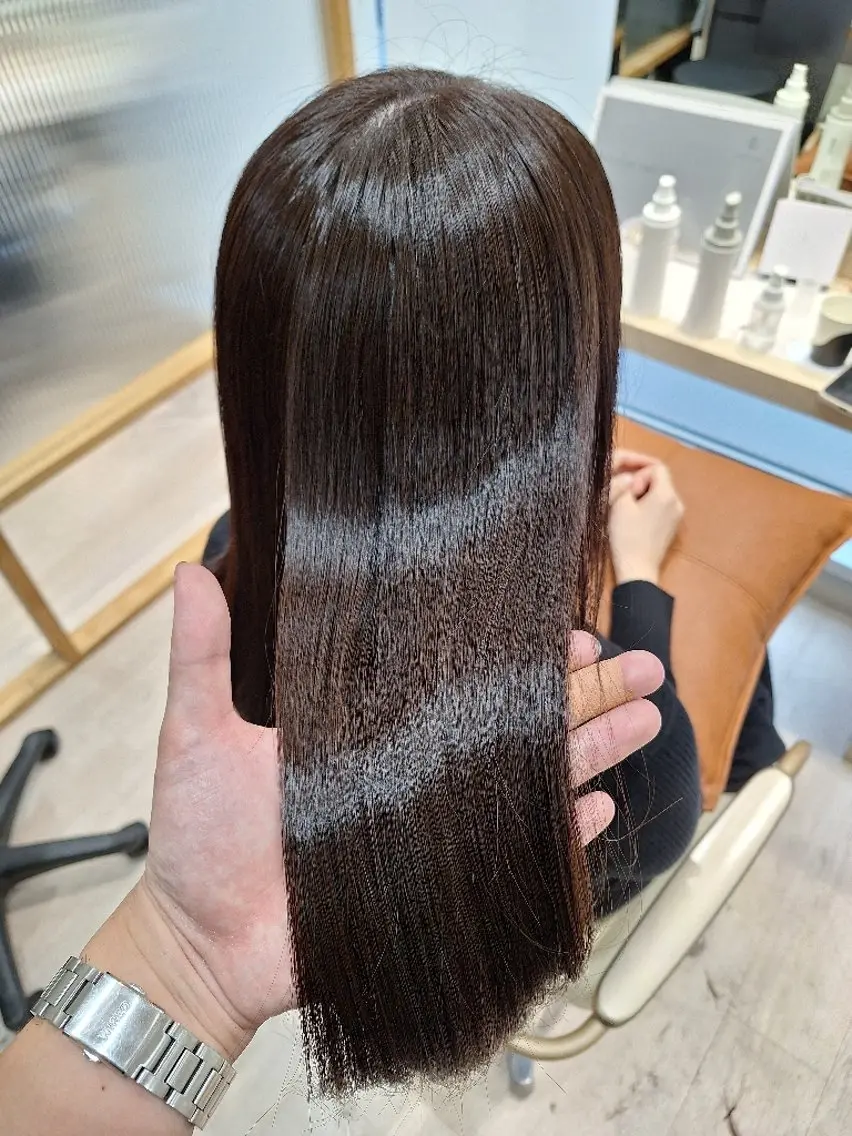 ロング アッシュ アッシュブラウン トリートメント カット ヘアカラー トリートメント 山田 一貴のヘアスタイル