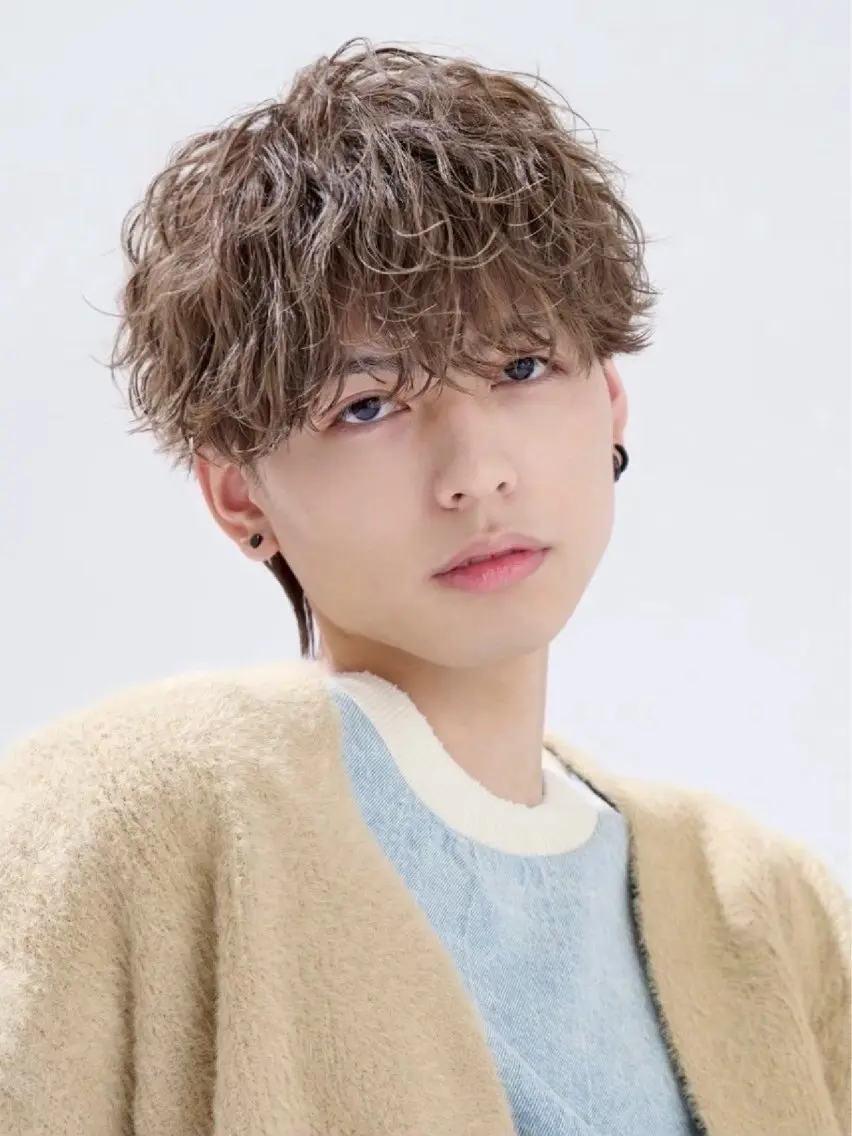 ショート カラー パーマ メンズ 渡部 武瑠のヘアスタイル