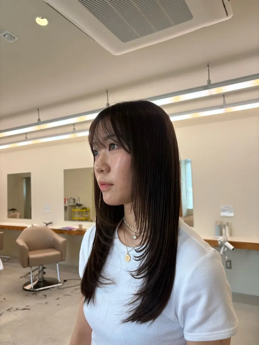 セミロング レイヤーカット 上野 桜果のヘアスタイル