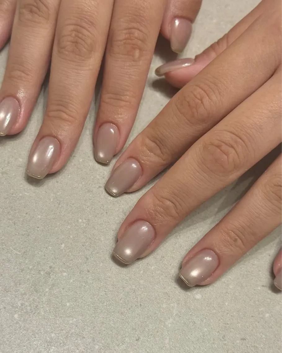 ネイル ジェルネイル 韓国ネイル ミラーネイル 持ち込み ニュアンスネイル ハンドネイル フットネイル ニュアンスネイル 💅🏻yuuiのネイルデザイン