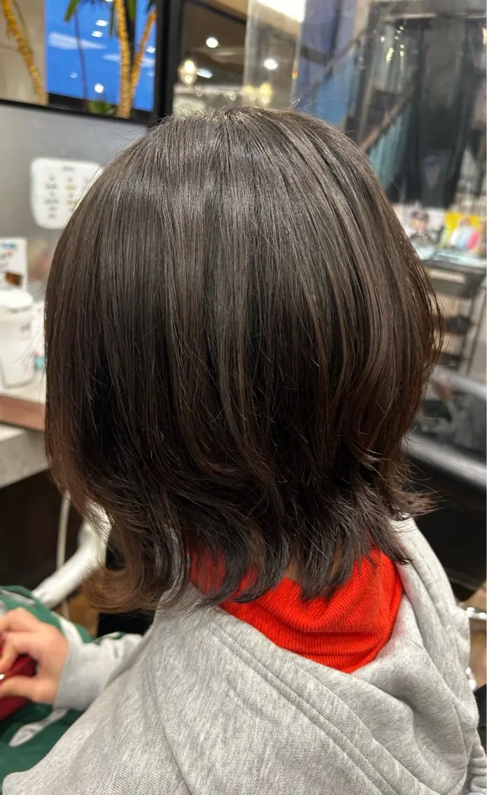 ミディアム カット 吉川 茉由子のヘアスタイル