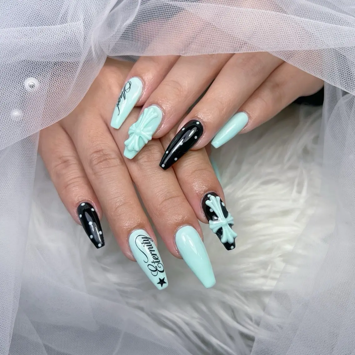 ネイル アートネイル オーロラネイル チークネイル 長さ出し フットネイル Miya _nailのネイルデザイン