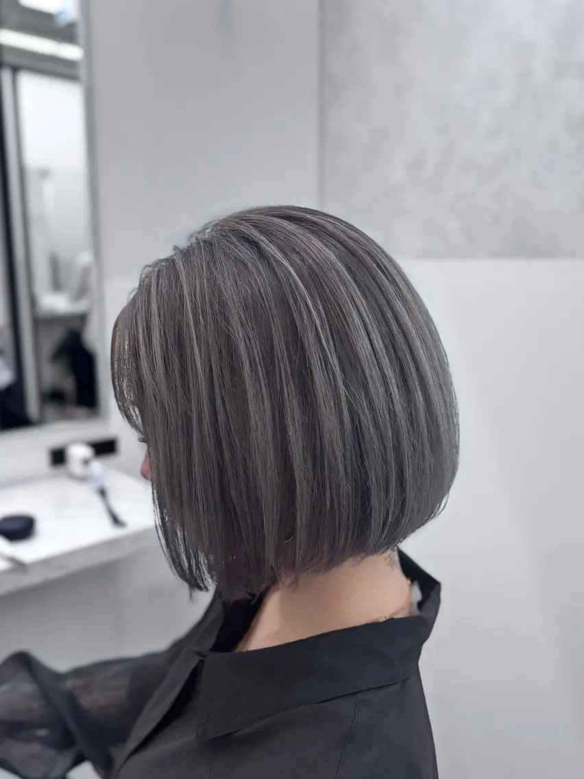 ショート カラー ブリーチ デザインカラー カット ヘアカラー トリートメント 魅力引き出しヘア🐾 るくものヘアスタイル