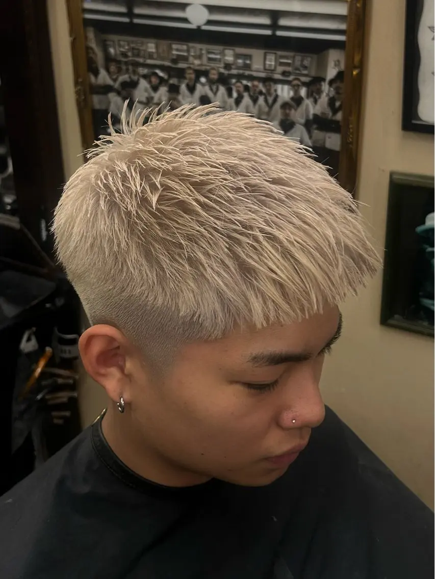 ショート カラー メンズ メンズブリーチ メンズハイトーン ベージュカラー ブリーチ ハイトーンカラー ヘアカラー 藤原 大介のヘアスタイル