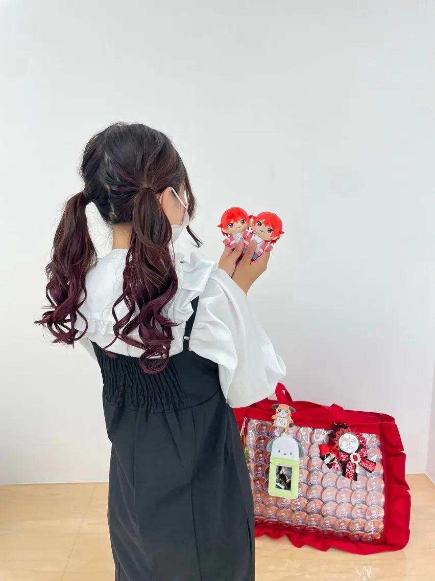 ロング ヘアアレンジ ツインテール CARELLY Rukaのマツエク・マツパデザイン