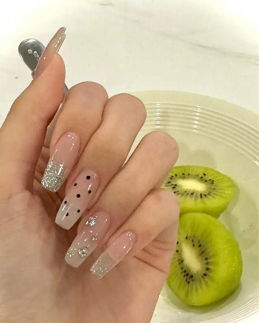 ⋆˙♡✨チップ長さ出し＋お持ちデザイン ok！🌟6本まで付け放題の写真
