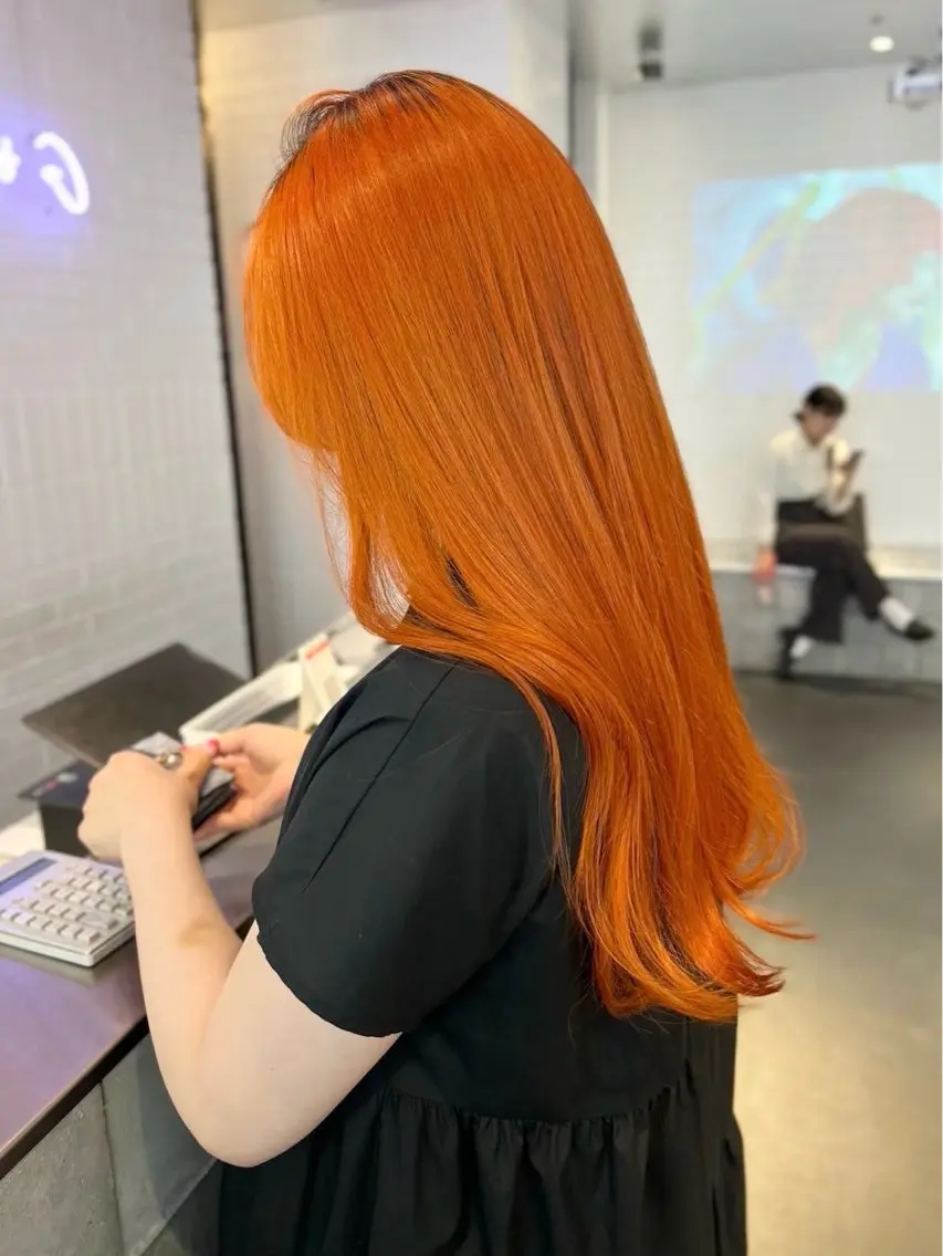 カラー ブリーチ 透明感カラー ネイビーカラー オレンジ ピンクカラー ヘアカラー トリートメント 🍒似合わせ×ハイト ーン🍒ユリナのヘアスタイル