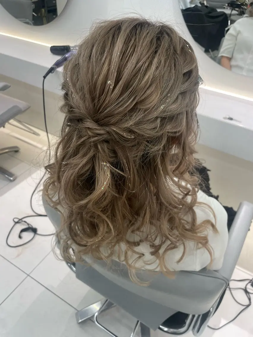 ヘアアレンジ ハーフアップ 結婚式・ブライダル ヘアセット ヘアセット🎀耳つぼ 👂💎MONAMIのヘアスタイル