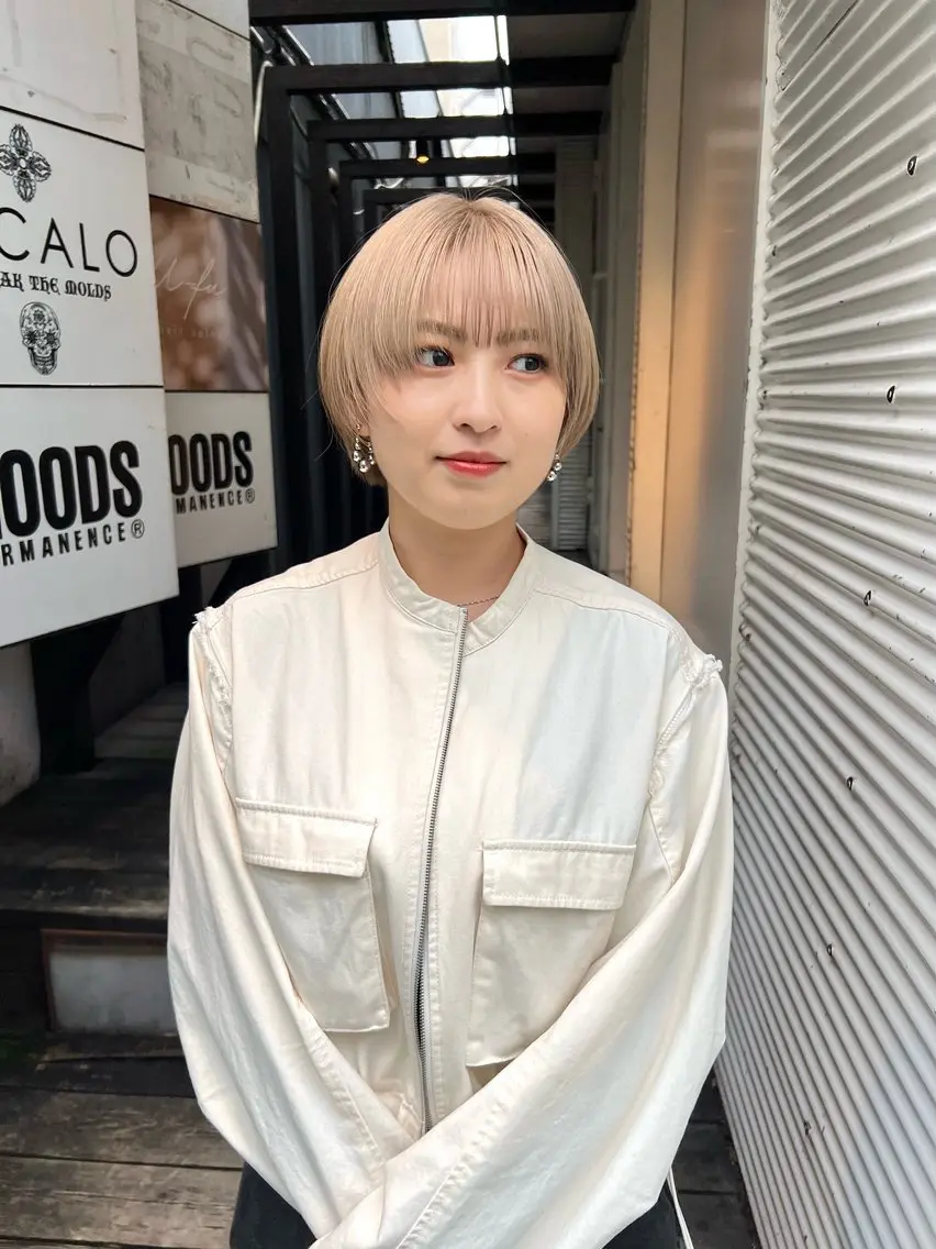 ショート カラー ベージュカラー ダブルカラー グレージュ ハイトーンカラー ミルクティーベージュ U-fuショート 伊藤拓海のヘアスタイル