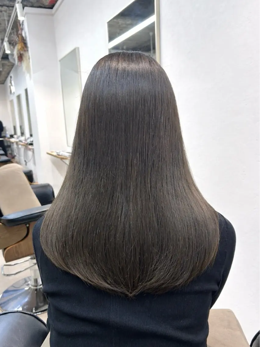 セミロング カラー グレージュ オリーブグレージュ オリーブグレー カット ヘアカラー トリートメント ハイライト/レイヤー /艶髪/吉田愛望のヘアスタイル