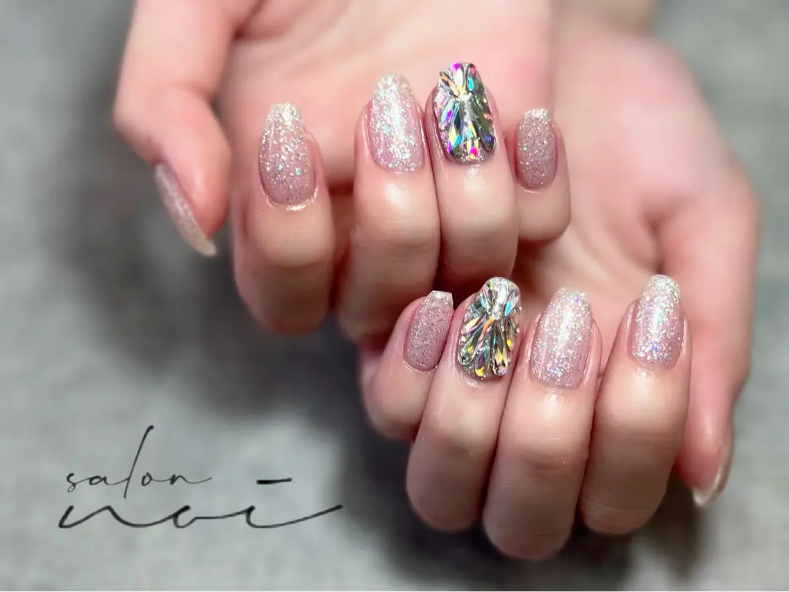 ネイル アートネイル ストーンネイル ハンドネイル salon noiのネイルデザイン