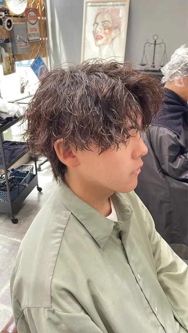 パーマ メンズ マッシュウルフ マッシュ メンズパーマ ツイストスパイラルパーマ メンズウルフカット 鈴木 崇之のヘアスタイル